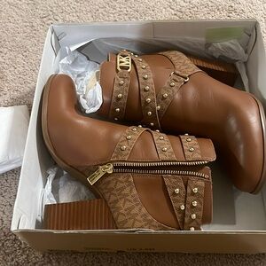 Michael Kors leather Booties